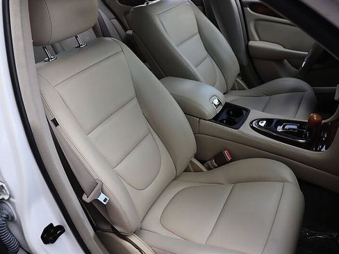 Used 2004 Jaguar XJ8 RWD image 12