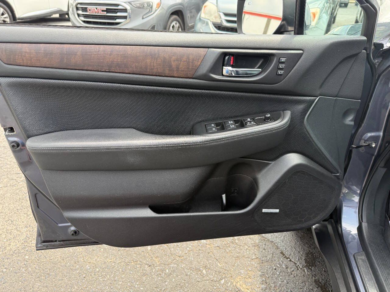 Used 2016 Subaru Outback 2.5i Limited AWD/4WD image 16