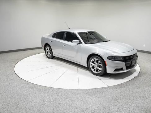 Used 2020 Dodge Charger SXT AWD/4WD image 23