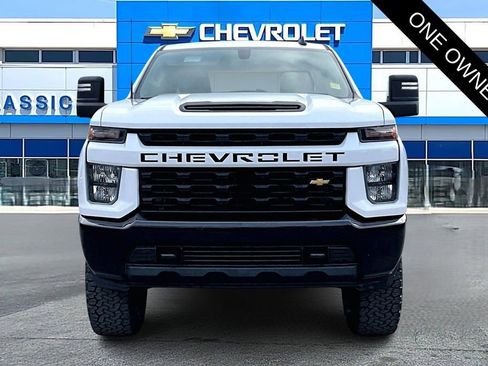 Used 2020 Chevrolet Silverado 2500 Custom w/ Custom Value Package image 2