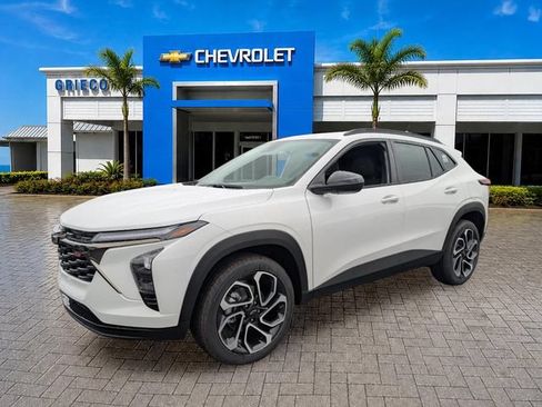 New 2026 Chevrolet Trax RS w/ Driver Confidence Package FWD image 3