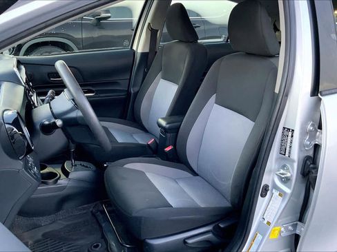 Used 2019 Toyota Prius C image 7