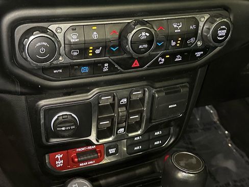 Used 2021 Jeep Wrangler Unlimited Rubicon 4xe w/ Steel Bumper Group AWD/4WD image 27