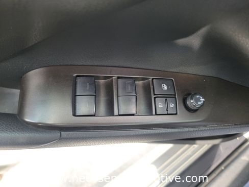 Used 2024 Toyota Camry SE FWD image 16