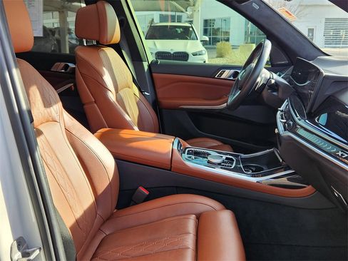 Used 2023 BMW X7 xDrive40i w/ M Sport Package image 18
