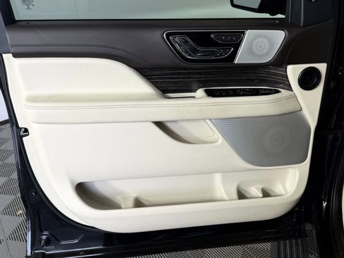 Used 2022 Lincoln Navigator Black Label image 12