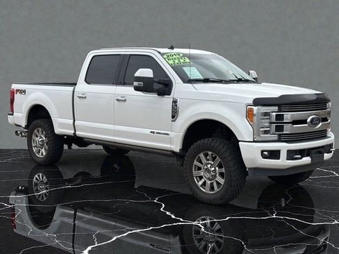 Used 2019 Ford F350 Limited image 4