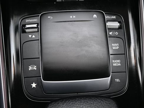 Used 2022 Mercedes-Benz GLB 250 w/ Premium Package Lite image 38