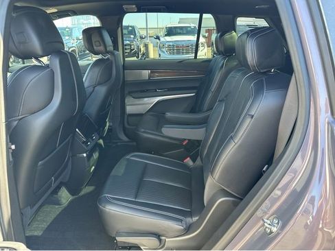 New 2026 Cadillac Vistiq Luxury image 14