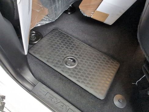 New 2025 RAM 3500 Limited image 13