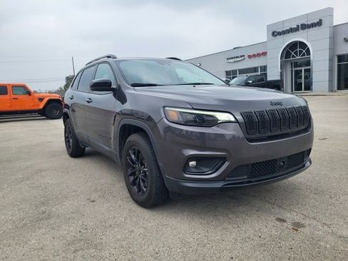 Used 2023 Jeep Cherokee Altitude Lux image 7