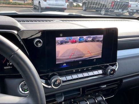 Used 2024 Chevrolet Colorado LT w/ LT Convenience Package image 11