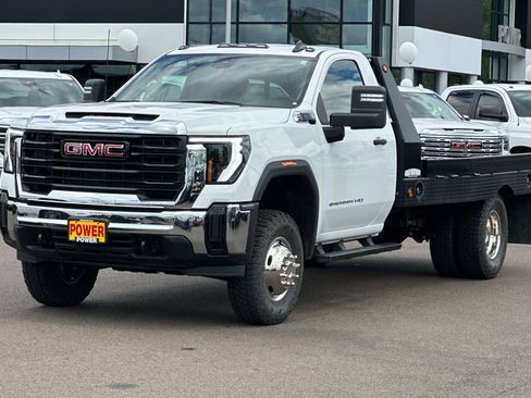 Used 2026 GMC Sierra 3500 Pro w/ Convenience Package AWD/4WD image 8
