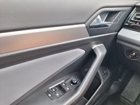 New 2026 Volkswagen Jetta SE FWD image 16