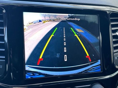 Used 2019 Jeep Grand Cherokee Limited image 17