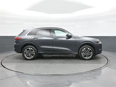 Certified 2025 Audi Q5 Premium w/ Convenience Package image 8