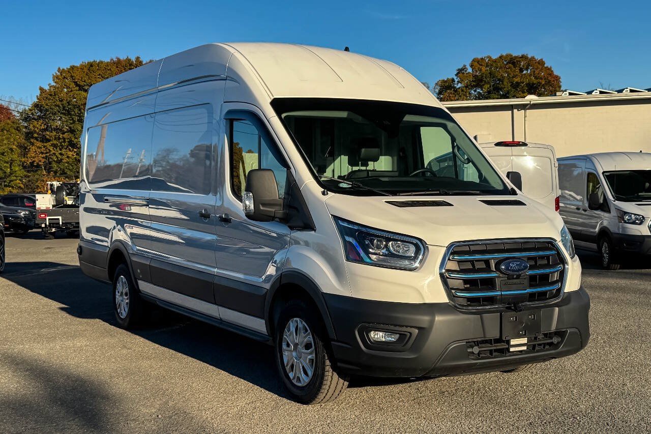 Used 2022 Ford E-Transit 148 High Roof Extended RWD image 1