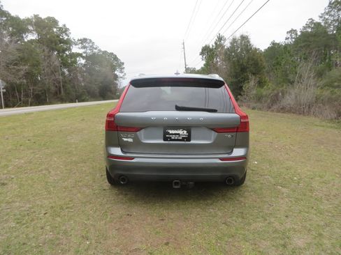 Used 2018 Volvo XC60 T6 Momentum w/ Convenience Package image 7