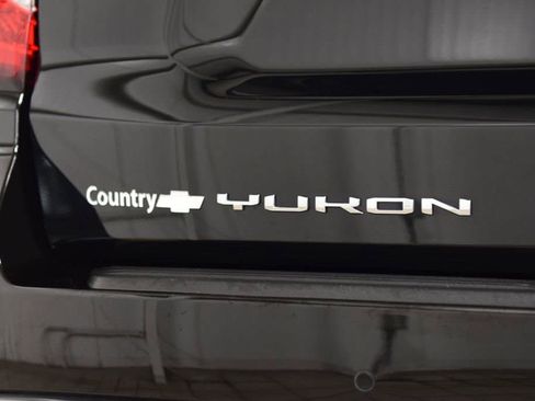 Used 2024 GMC Yukon AT4 AWD/4WD image 26