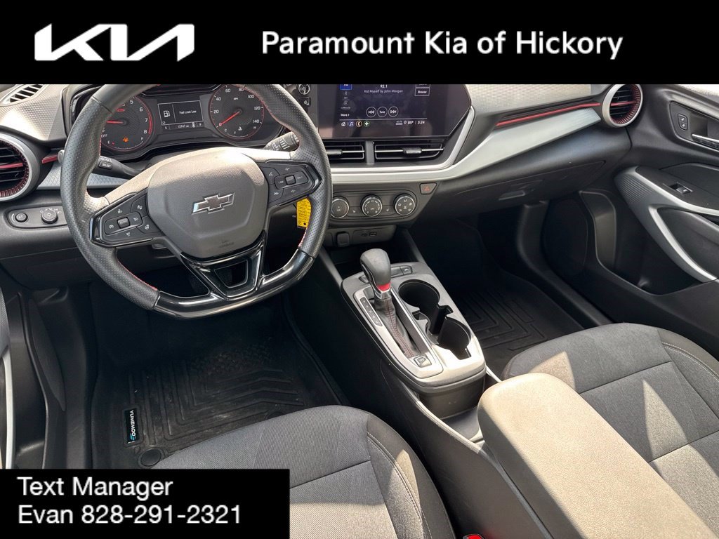 Used 2025 Chevrolet Trax RS w/ Driver Confidence Package FWD image 14
