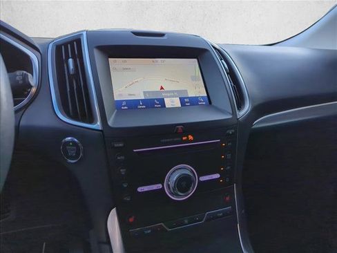 Used 2019 Ford Edge Titanium image 10