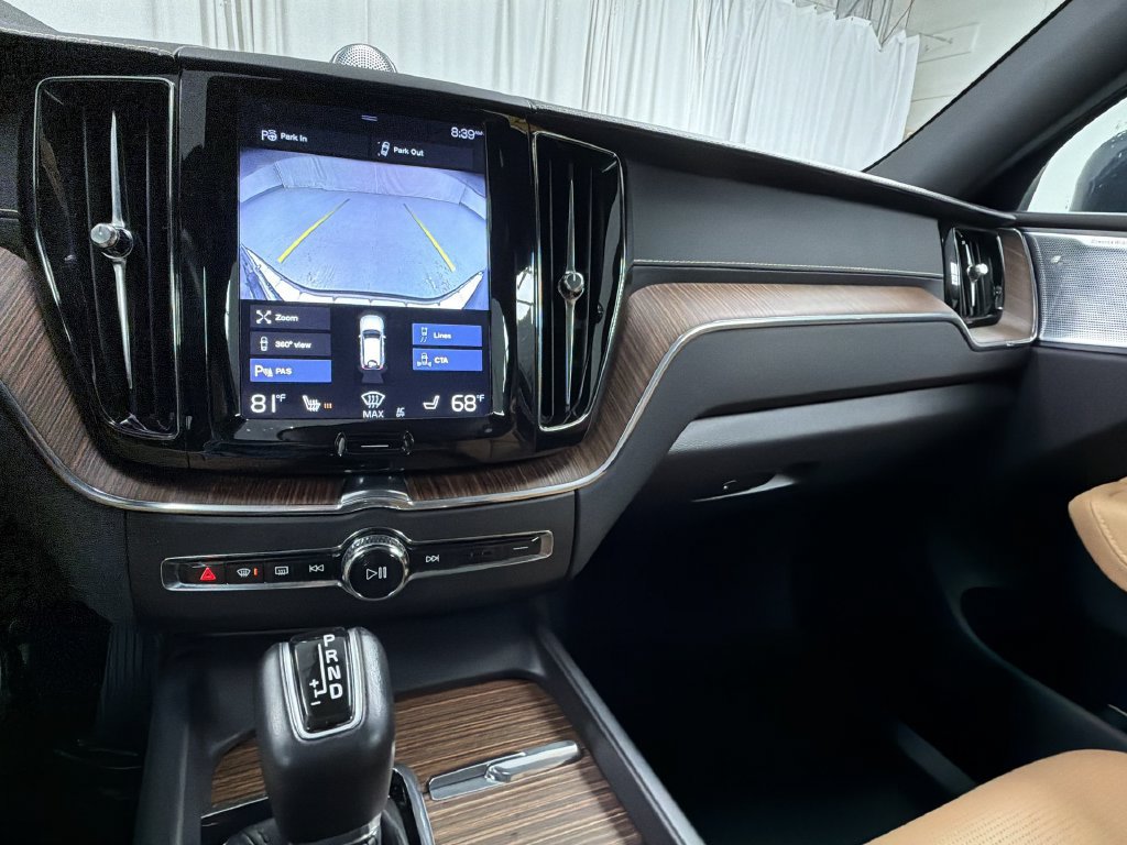 Used 2018 Volvo XC60 T6 Inscription w/ Luxury Seat Package AWD/4WD image 22