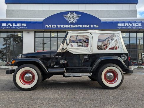 Used 2002 Jeep Wrangler Sahara AWD/4WD image 1