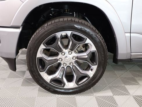 Used 2019 RAM 1500 Limited w/ Advanced Safety Group AWD/4WD image 18