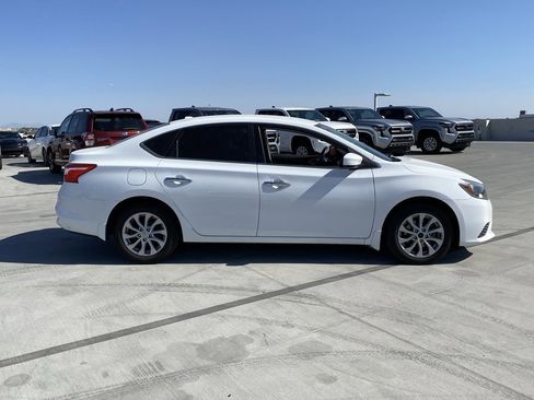Used 2019 Nissan Sentra SV image 3