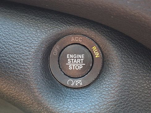 Used 2022 Jeep Cherokee Limited AWD/4WD image 22