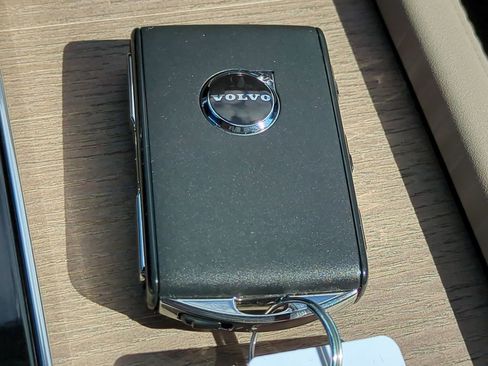 New 2026 Volvo XC90 B6 Plus image 28