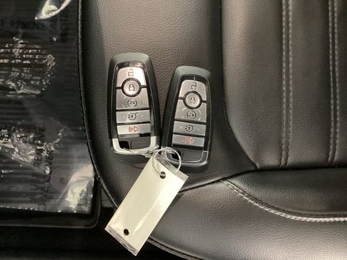 Used 2023 Ford Edge SEL w/ Convenience Package AWD/4WD image 12