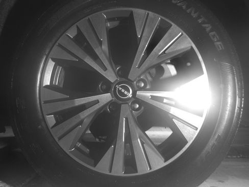 Used 2023 Nissan Rogue SV FWD image 14