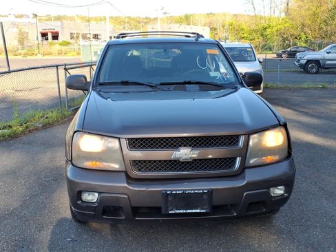 Used 2008 Chevrolet TrailBlazer LT w/ Sun And Sound Package AWD/4WD image 2