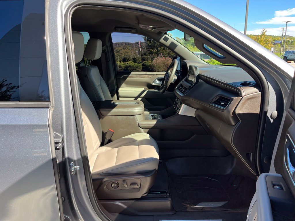 Used 2021 Chevrolet Tahoe Z71 w/ Z71 Off-Road Package AWD/4WD image 26