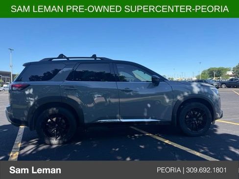 Used 2024 Nissan Pathfinder Platinum AWD/4WD image 4