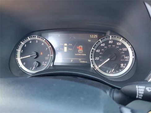 Used 2023 Toyota Highlander L image 19