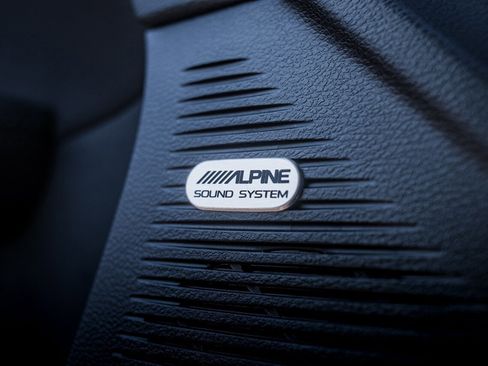 Used 2023 Dodge Challenger SXT image 16