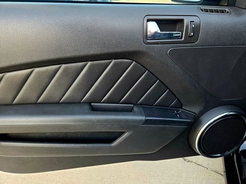 Used 2014 Ford Mustang Premium image 26