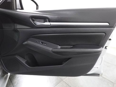 Used 2022 Nissan Altima 2.5 SV image 16