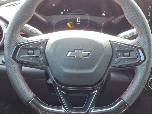 New 2026 Chevrolet Trax RS w/ Sunroof Package image 18