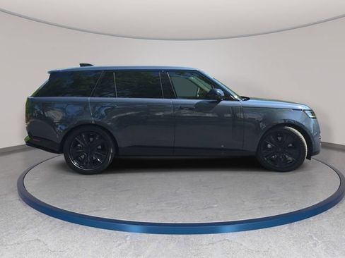 New 2026 Land Rover Range Rover Long Wheelbase SE AWD/4WD image 4