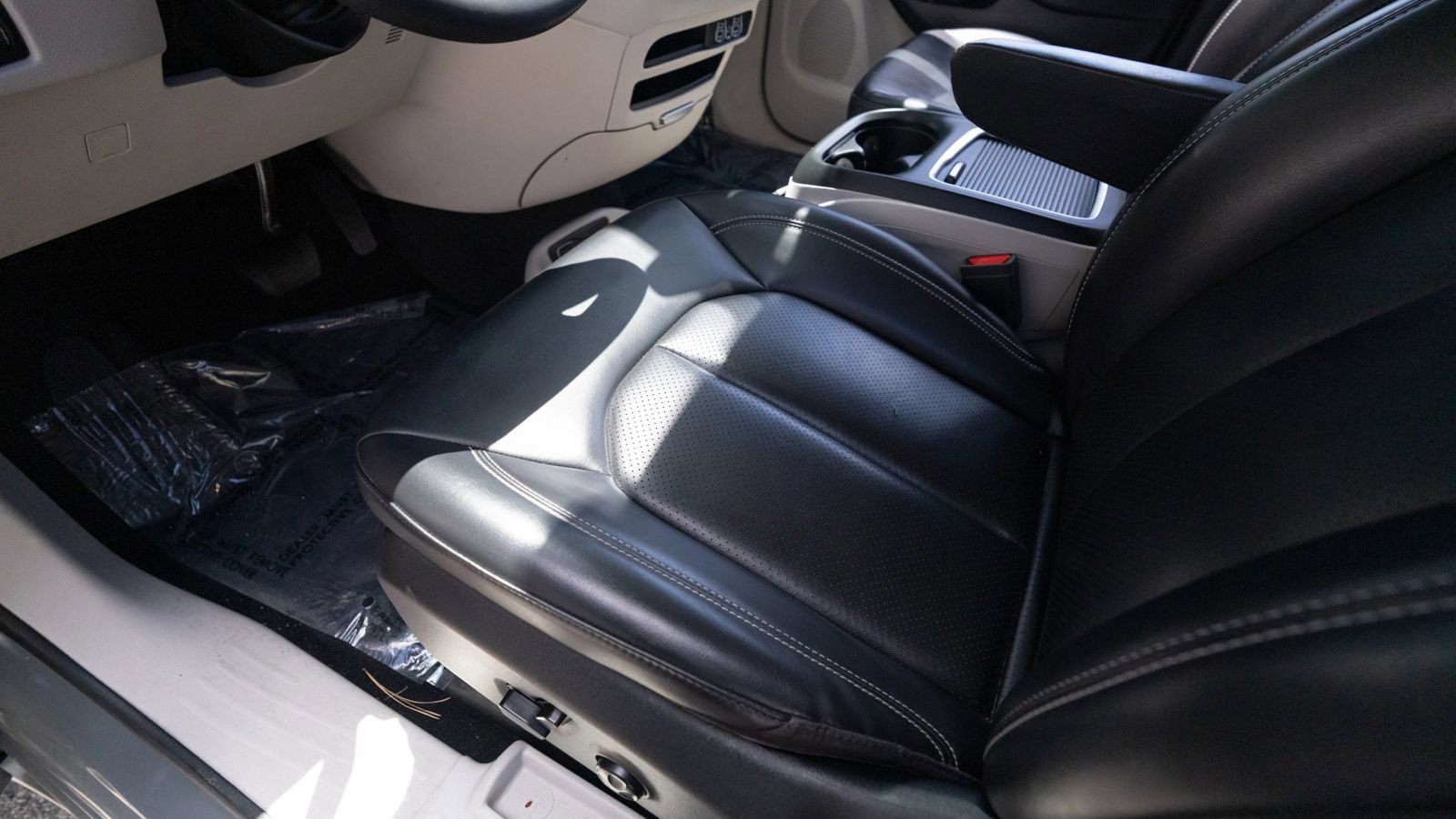 Used 2023 Chrysler Pacifica Touring-L FWD image 31