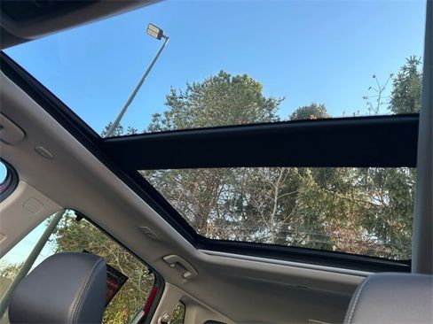 Used 2024 Nissan Rogue SL w/ SL Premium Package image 19