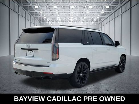 Used 2025 Cadillac Escalade ESV Sport Platinum w/ LPO, ONYX Package AWD/4WD image 6