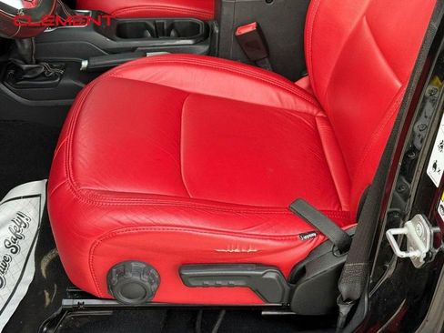 Used 2018 Jeep Wrangler Unlimited Sahara w/ LED Lighting Group image 14