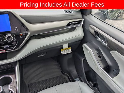 New 2026 Toyota Highlander Limited AWD/4WD image 19