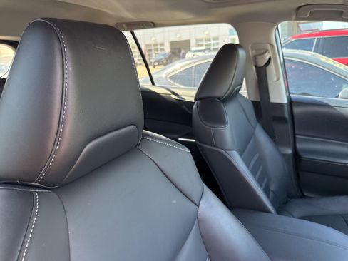 Used 2023 Toyota RAV4 XLE Premium image 23