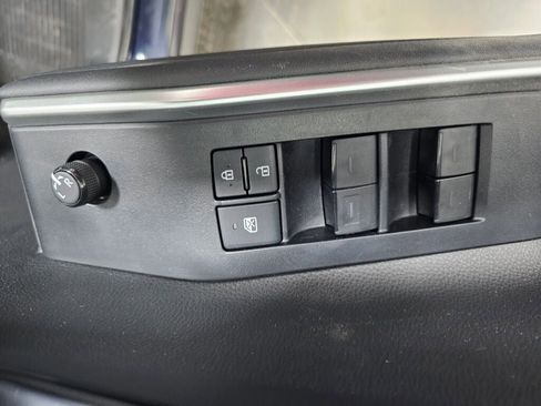 Used 2022 Toyota Highlander XLE image 34