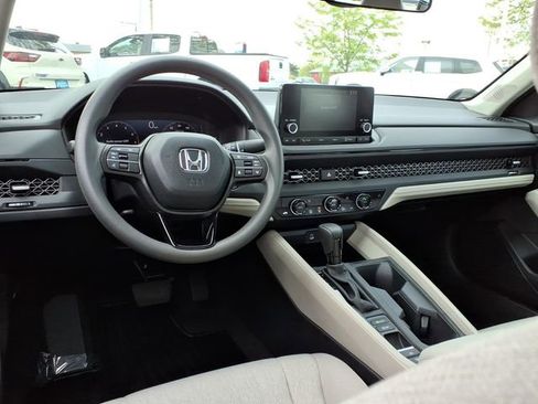 Used 2025 Honda Accord SE image 6